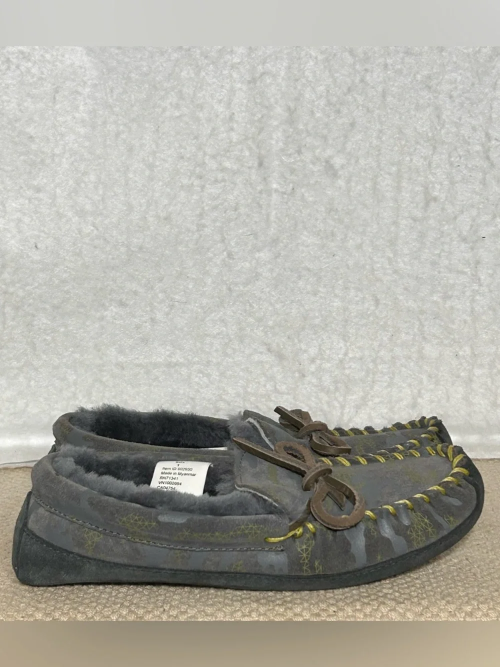 L.L. Bean Little Kids Grey Camo Wicked Good Mocassin Sherpa-Lined Slippers SZ 1